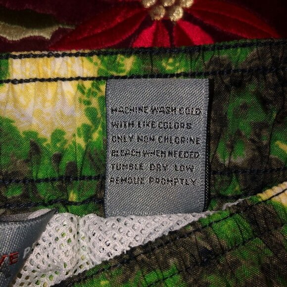 Perry Ellis American Active Mens Large Green Camouflage Swim Shorts Trunks L - Picture 9 of 11